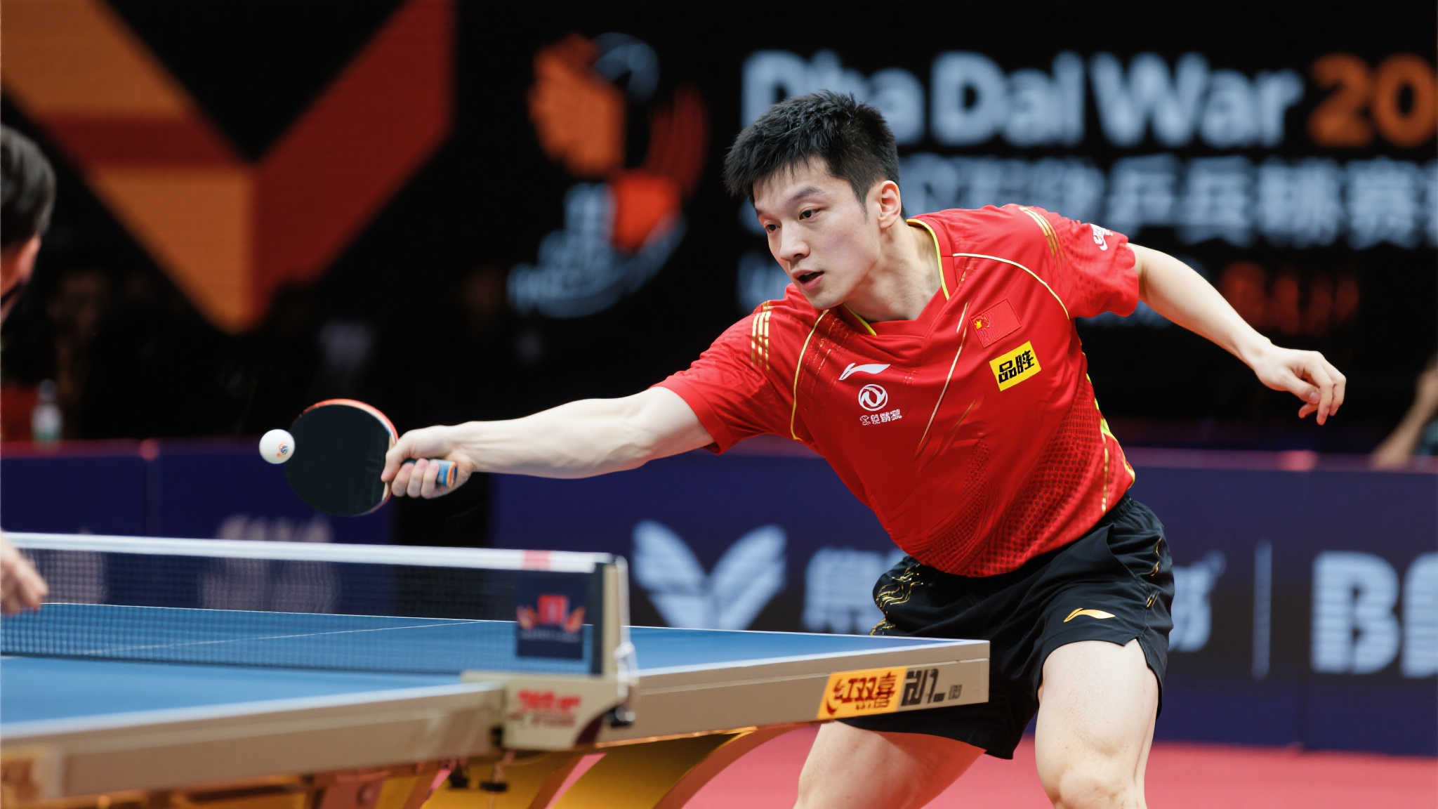 （体育）（5）乒乓球——多哈世乒赛：梁靖崑顺利挺进男单32强